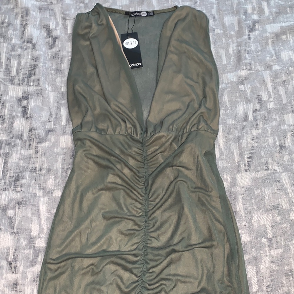 ✨Boohoo MIDI Dress *BRAND NEW✨